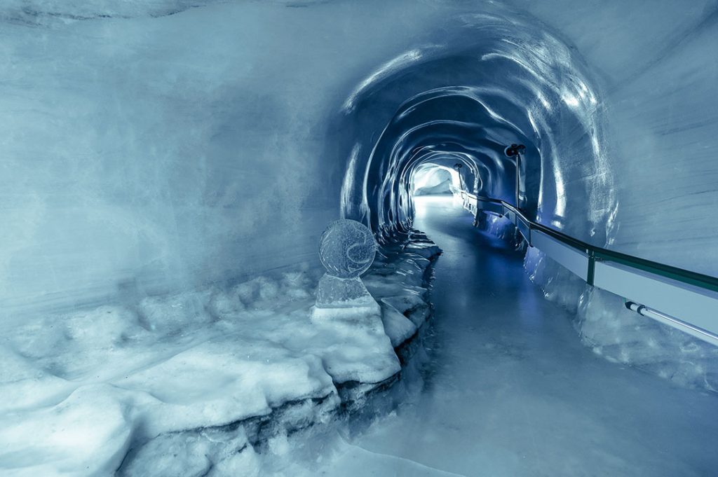 Glacier-Cave-Titlis